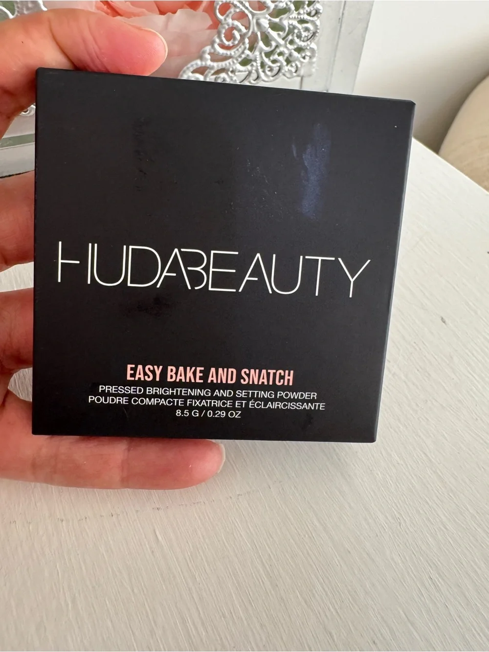 HUDA BEAUTY pressed brightening